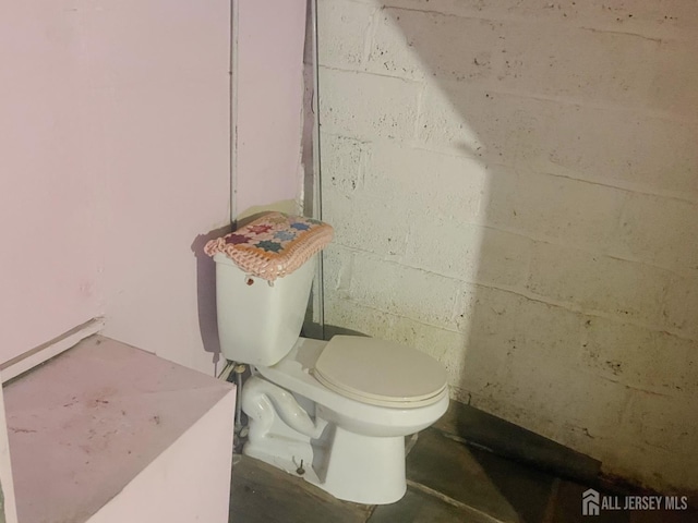170 Rutgers St, New Brunswick, NJ 08901 - bathroom featuring toilet