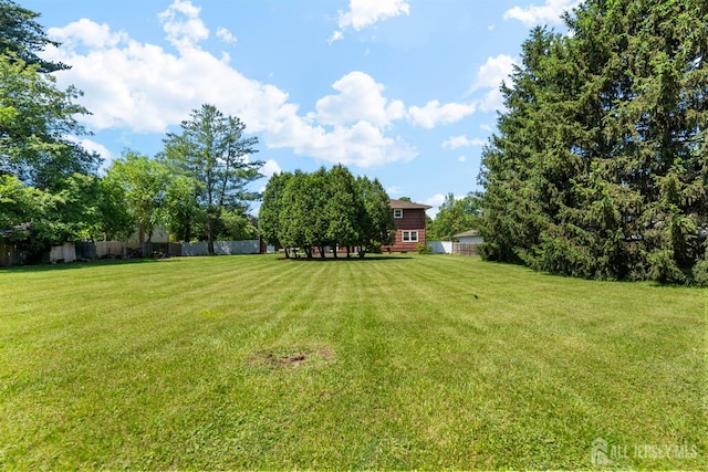 85 Hidden Lake Dr, North Brunswick, NJ 08902 - view of yard