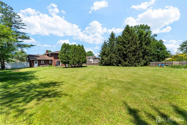 85 Hidden Lake Dr, North Brunswick, NJ 08902 - view of yard