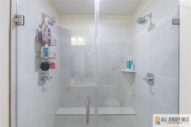 1604 English Ln, Sayreville, NJ 08859 - bathroom with a shower stall
