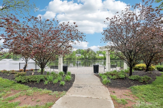 192 Lakeview Ave, Piscataway, NJ 08854 - surrounding community featuring a water view