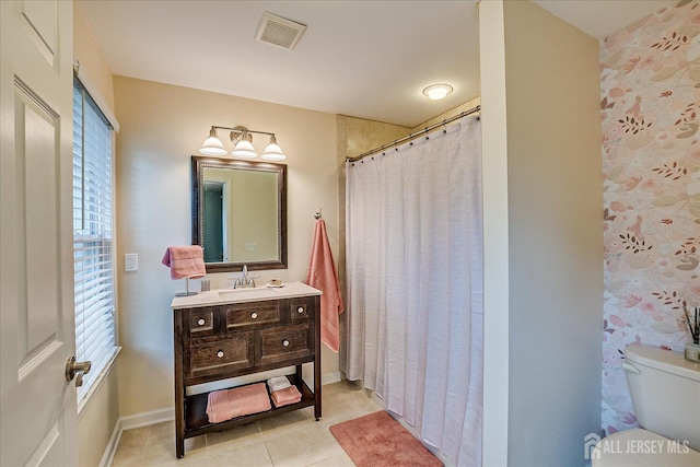 9 Sedgwick St, Jamesburg, NJ 08831 - full bath featuring vanity, tile patterned floors, and a shower with curtain