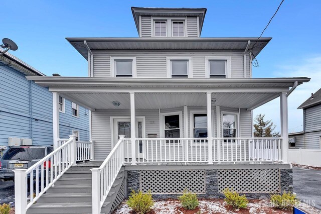 view of front of house featuring covered porch