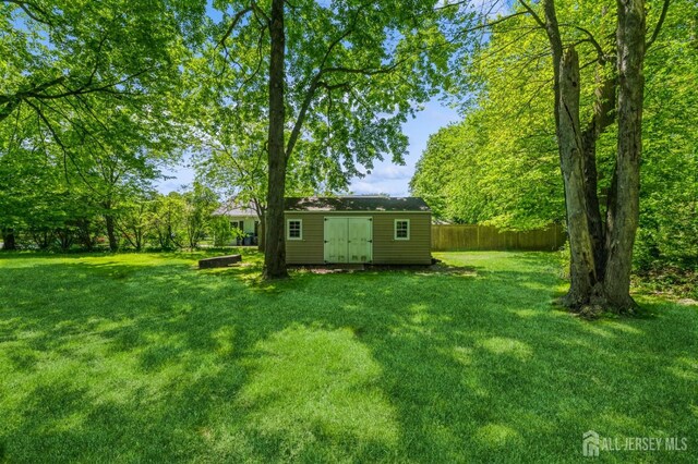 350 Church Ln, North Brunswick, NJ 08902 - view of yard