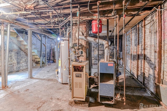 195 Ward St, New Brunswick, NJ 08901 - unfinished basement featuring water heater