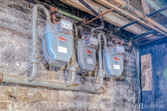 195 Ward St, New Brunswick, NJ 08901 - utilities featuring gas meter
