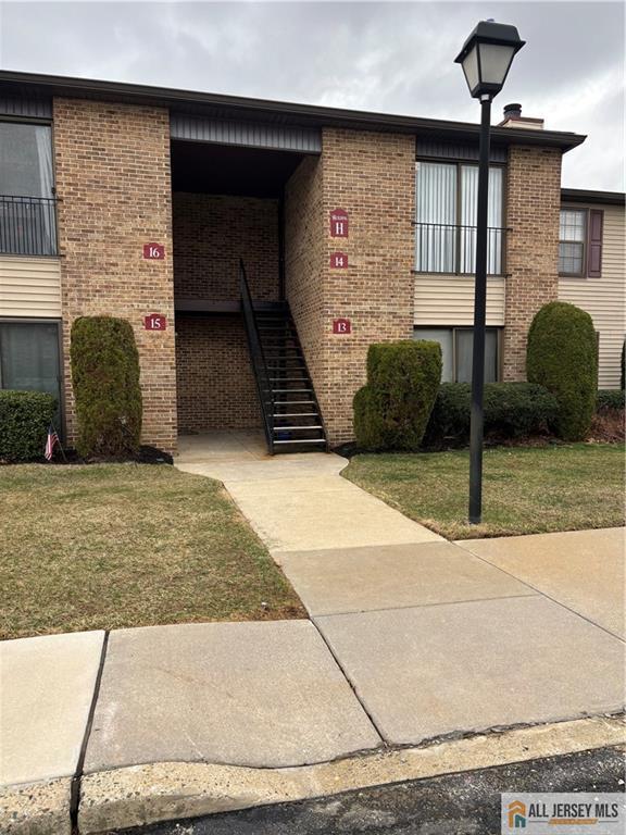 14 Camelot Pl, Washington, NJ 08080 - view of building exterior with stairway