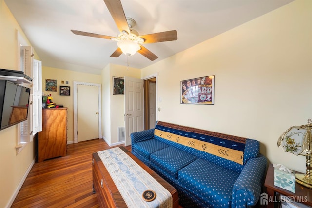 545 Myrtle Ave, Woodbridge Proper, NJ 07095 - sitting room featuring wood finished floors and a ceiling fan