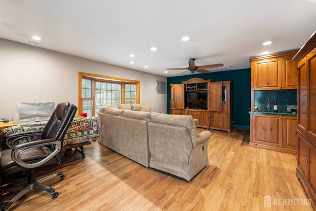 545 Myrtle Ave, Woodbridge Proper, NJ 07095 - living area featuring recessed lighting, a ceiling fan, and light wood-type flooring