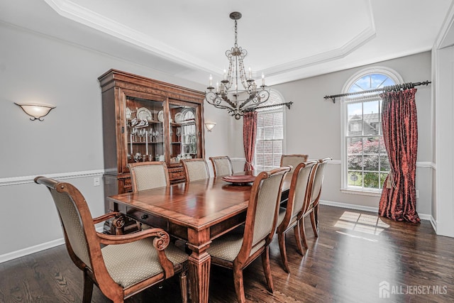 5 Bridle Ct, Monroe, NJ 08831 - dining room with a raised ceiling, a chandelier, wood finished floors, baseboards, and ornamental molding