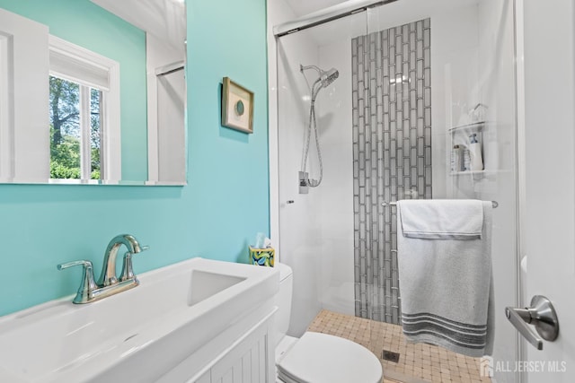 5 Meade Ct, Piscataway, NJ 08854 - full bath with a shower stall and vanity