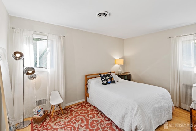 5 Meade Ct, Piscataway, NJ 08854 - bedroom featuring wood finished floors and baseboards