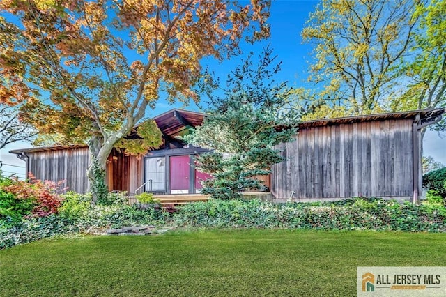 2 Snapper Ave, South River, NJ 08882 - view of grassy yard