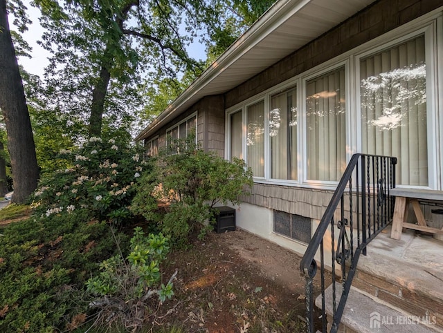 28 Tanglewood Ln, East Brunswick, NJ 08816 - view of exterior entry