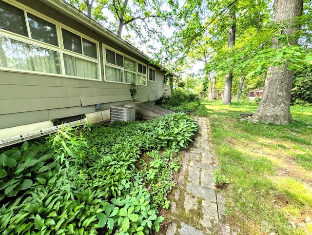 28 Tanglewood Ln, East Brunswick, NJ 08816 - view of yard with cooling unit