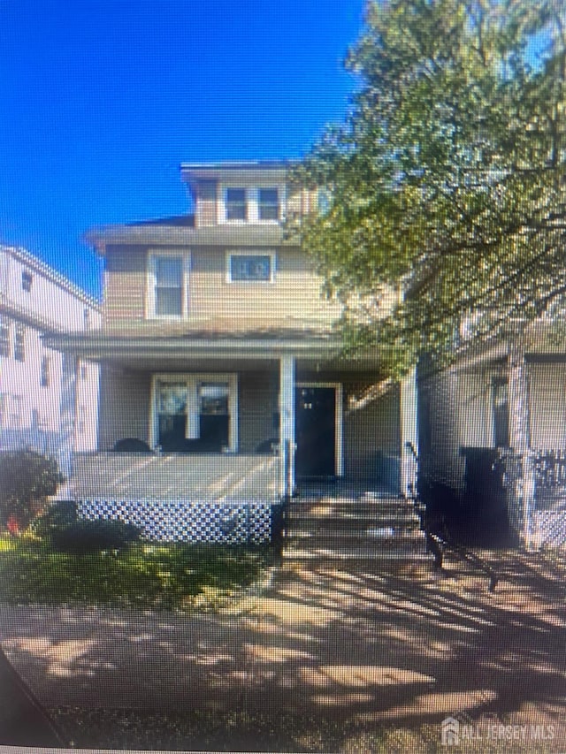 view of front of property with covered porch