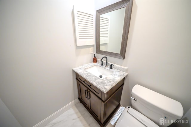 23 Boxwood Cir, Edison, NJ 08820 - half bath with marble finish floors and vanity