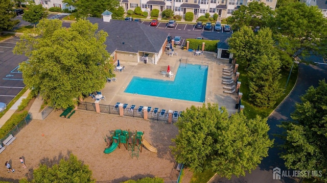 908 Blossom Cir S, Brunswick, NJ 08810 - aerial view of a pool