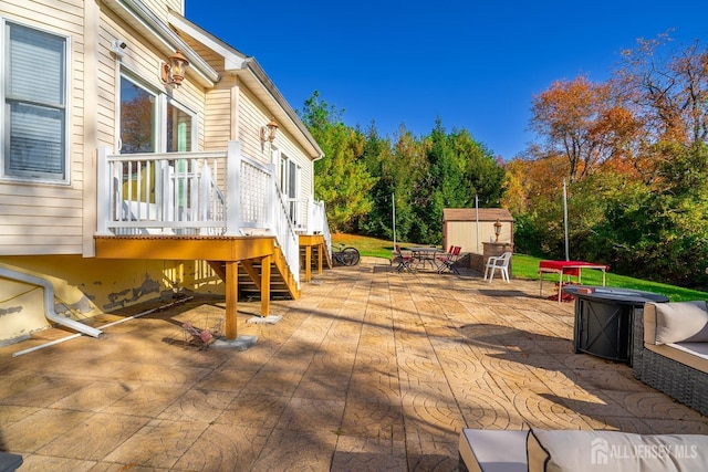 10 Eddie Ct, South Brunswick, NJ 08810 - deck with a patio area