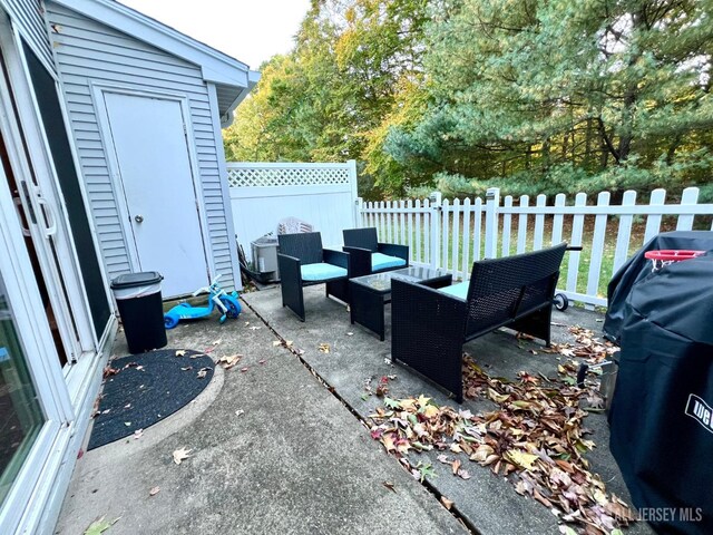 view of patio with outdoor lounge area