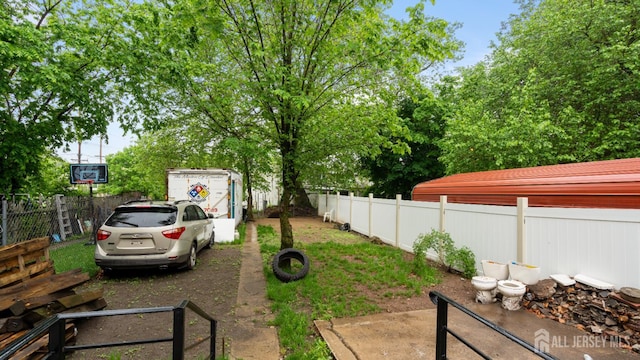 view of yard featuring fence