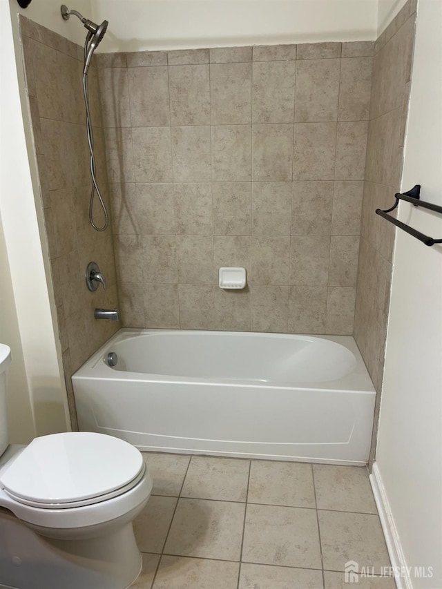 1425 Hudson Cir, Highland Park, NJ 08904 - full bath featuring tile patterned flooring, toilet, and bathing tub / shower combination