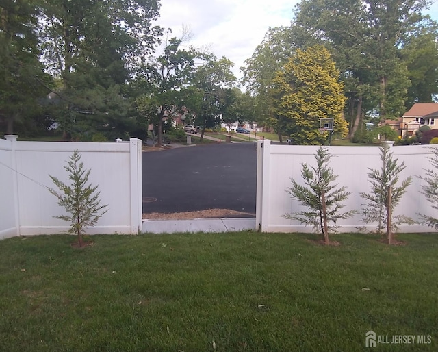 18 Timber Rd, East Brunswick, NJ 08816 - view of yard