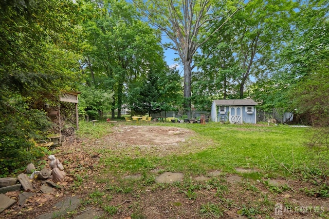 22 S Drive E, Brunswick, NJ 08816 - view of yard featuring view of scattered trees