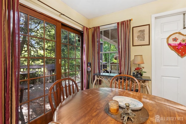 22 S Drive E, Brunswick, NJ 08816 - view of dining space