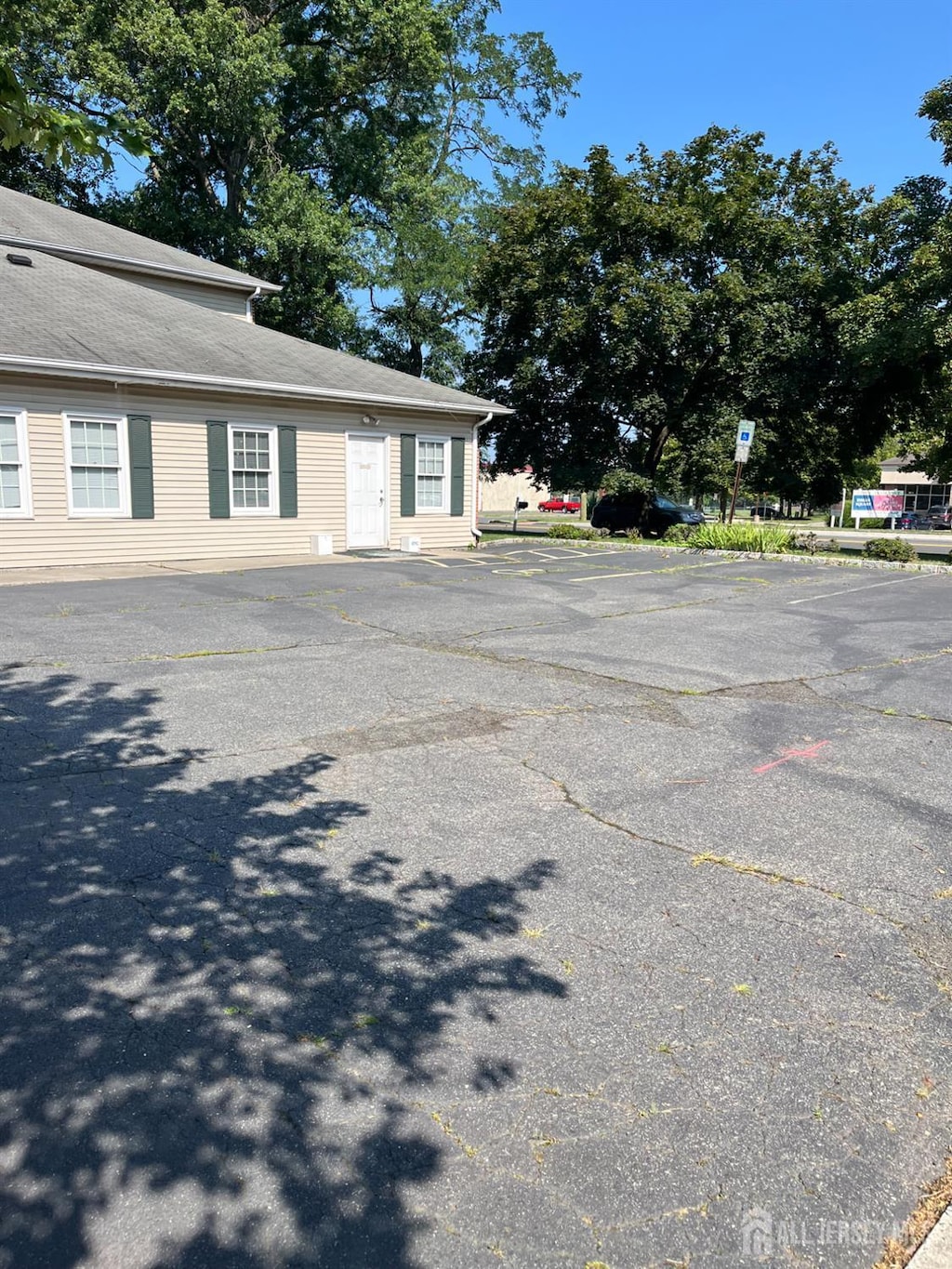 975 Inman Ave, Edison, NJ 08820 - photo 2