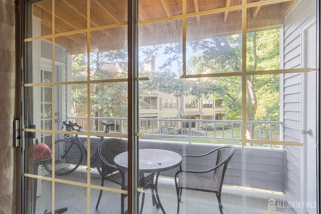 907 Meadow Ct, Helmetta, NJ 08828 - view of sunroom / solarium