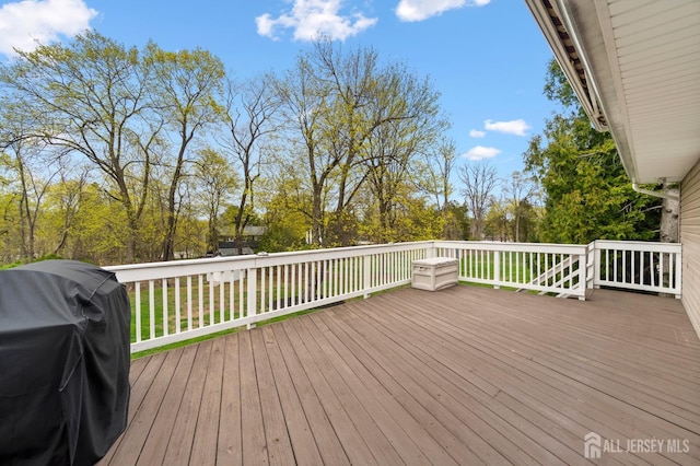 4 Rieder Ct, Franklin Twsp, NJ 08873 - wooden deck with grilling area