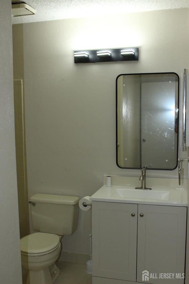29 E Wycoff Way E, Brunswick, NJ 08816 - full bath featuring toilet and vanity
