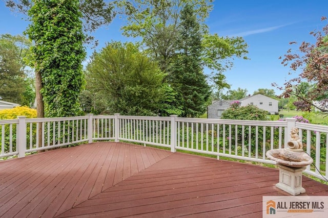 10 Lauri Ln, Middlesex, NJ 08846 - view of deck