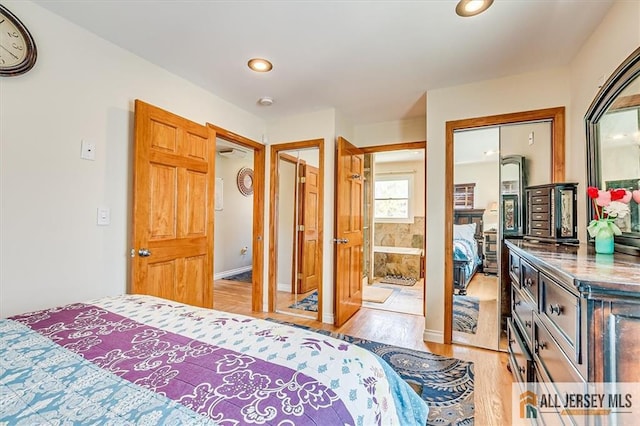 6 Mockingbird Rd, Edison, NJ 08820 - bedroom featuring light wood-style floors, baseboards, recessed lighting, and ensuite bath