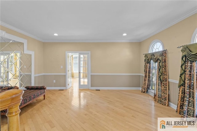 482 Spotswood Gravel Hill Rd, Monroe, NJ 08831 - sitting room featuring wood finished floors, crown molding, recessed lighting, and baseboards