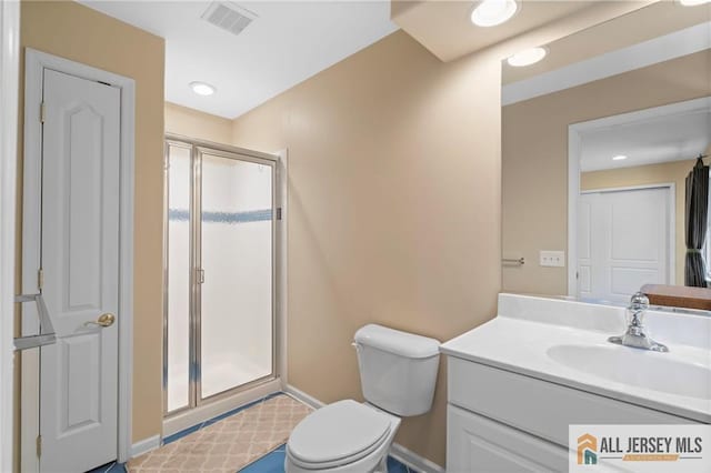 482 Spotswood Gravel Hill Rd, Monroe, NJ 08831 - full bathroom with a stall shower, toilet, vanity, baseboards, and recessed lighting