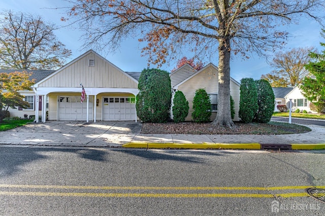 view of front facade with a garage