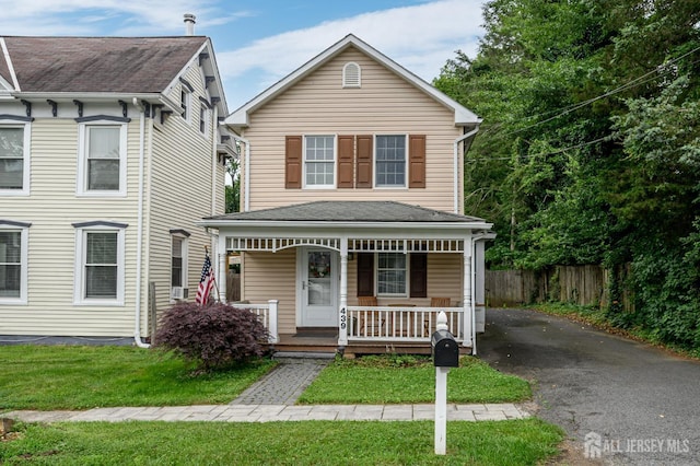 439 Old Main St, Franklin, NJ 08802 - view of front facade featuring covered porch and driveway