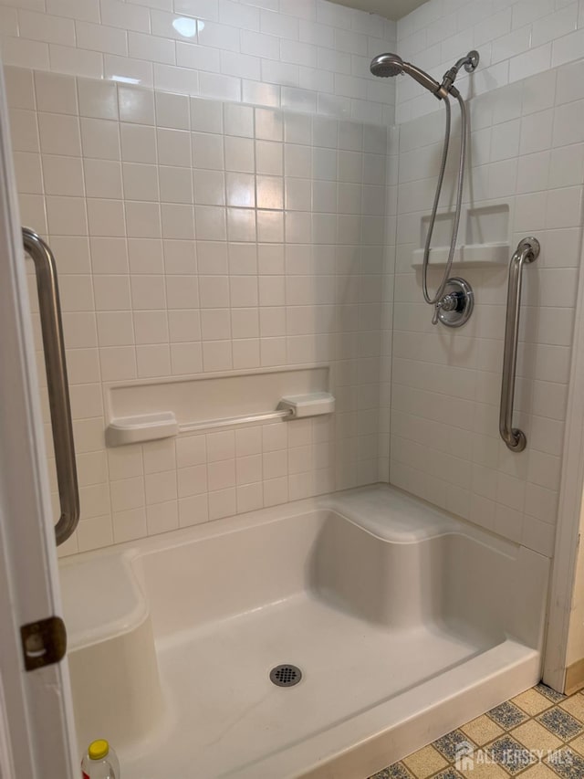 177-C Rossmoor Dr Unit 177C, Monroe, NJ 08831 - full bathroom featuring tiled shower