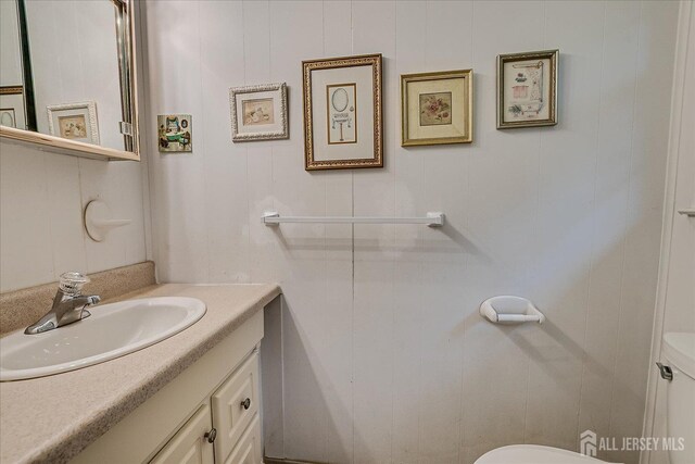 200 Elwood St, Piscataway, NJ 08854 - bathroom with toilet and vanity