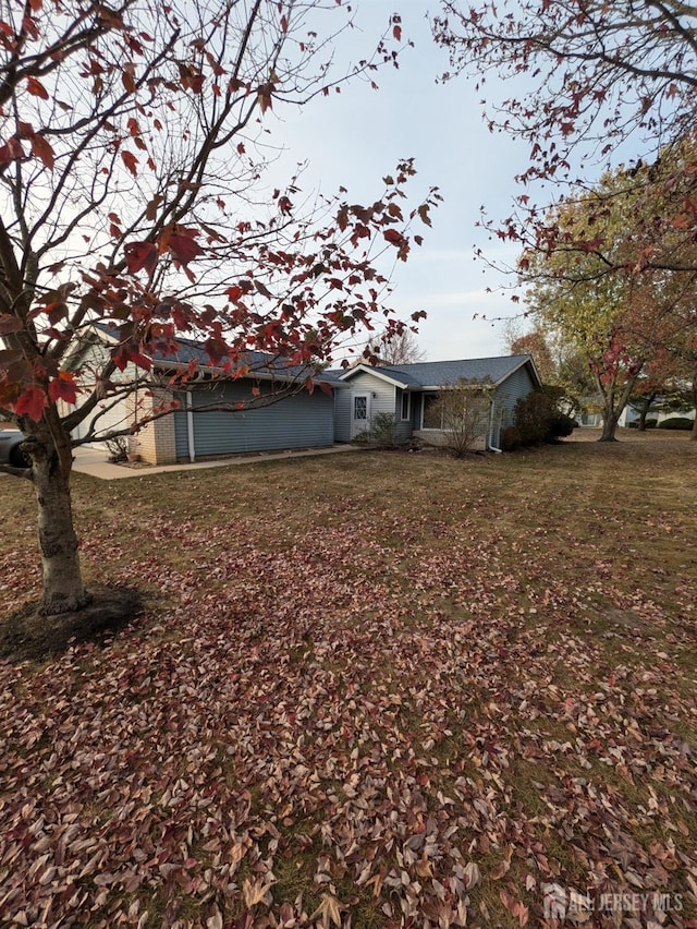 438 Belford Rd Unit B, Monroe, NJ 08831 - view of front of home featuring a front yard