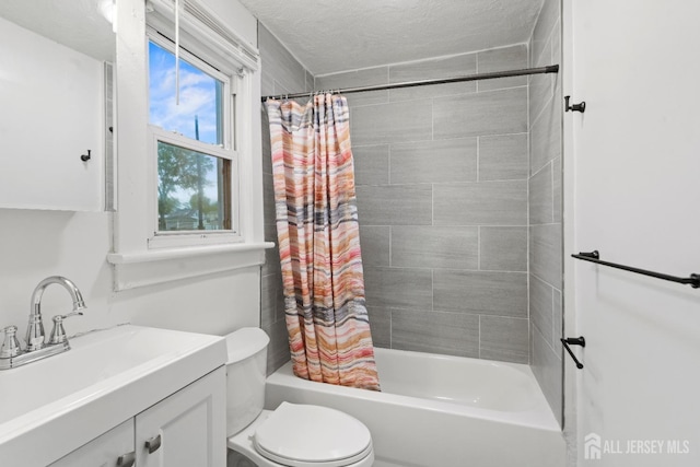 5 Wedgewood Ave, Woodbridge Proper, NJ 07095 - full bath with shower / bath combo with shower curtain, vanity, and a textured ceiling