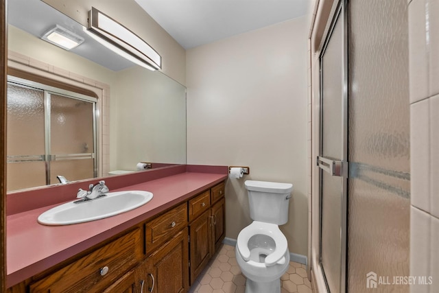 39 Miara St, Sayreville, NJ 08859 - bathroom with a stall shower and vanity