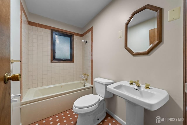 39 Miara St, Sayreville, NJ 08859 - full bath featuring toilet and washtub / shower combination