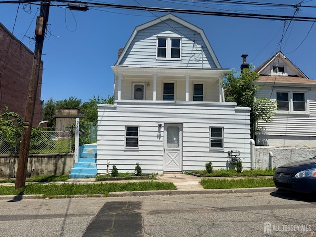 360 Alpine St, Perth Amboy, NJ 08861 - photo 2