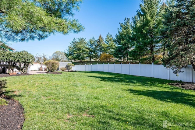 12 Carriage Dr, Piscataway, NJ 08854 - view of yard