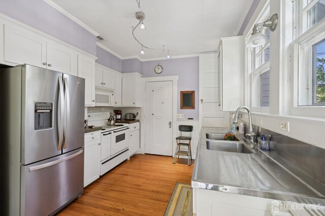 84 N Main St N, Cranbury, NJ 08512