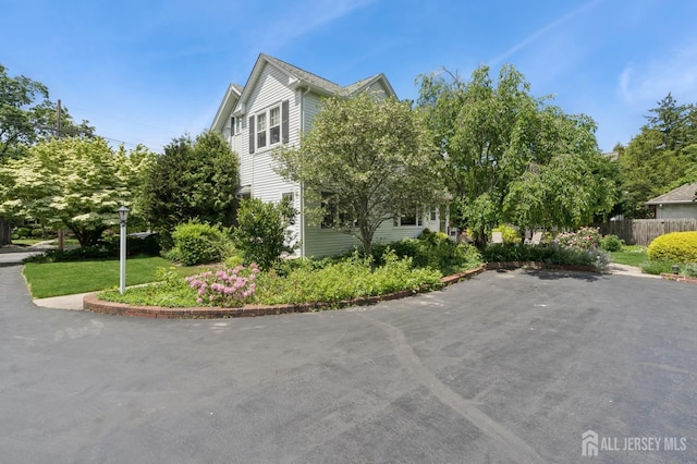 84 N Main St N, Cranbury, NJ 08512 - view of side of property