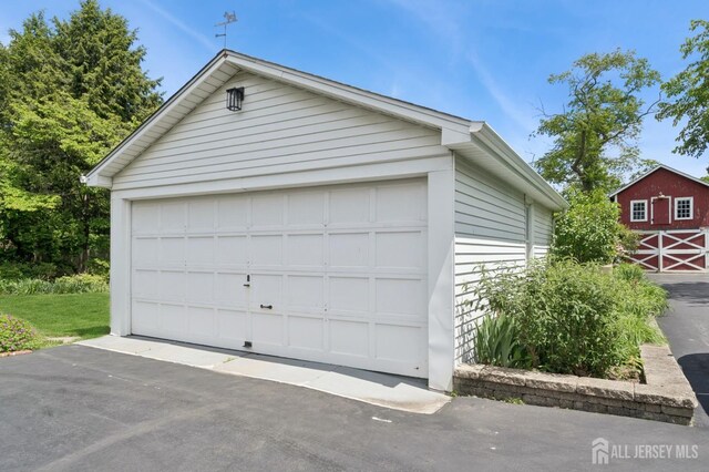 84 N Main St N, Cranbury, NJ 08512